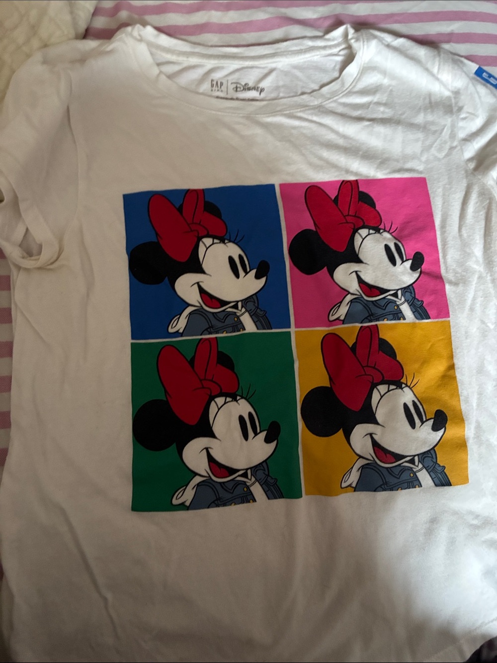GAP kids Disney White Tee with Colorblock Minnie Pop Art